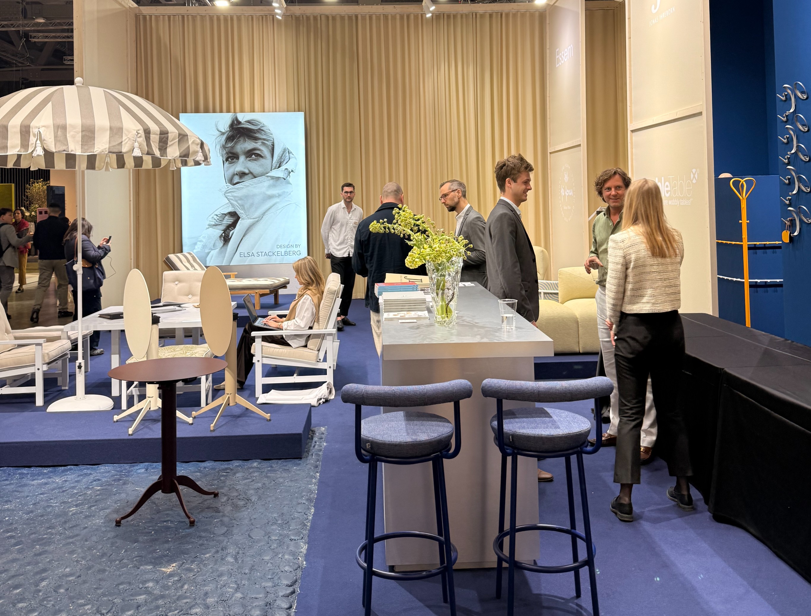 Svenska paviljonen "Stay timeless with Swedish design" på Salone del Mobile 2026.