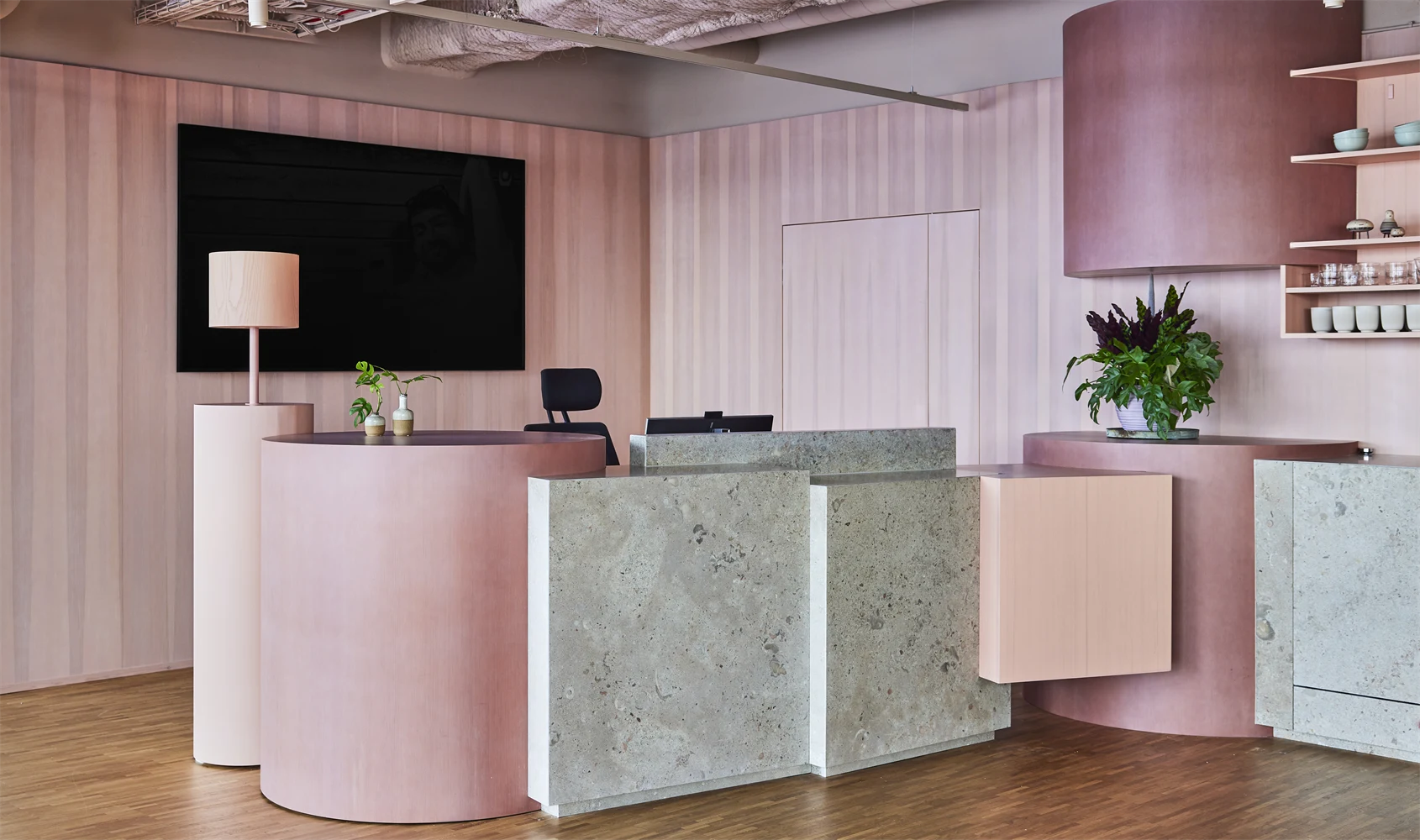 Inredning av C & D Snickeri på Svenska Spel. 