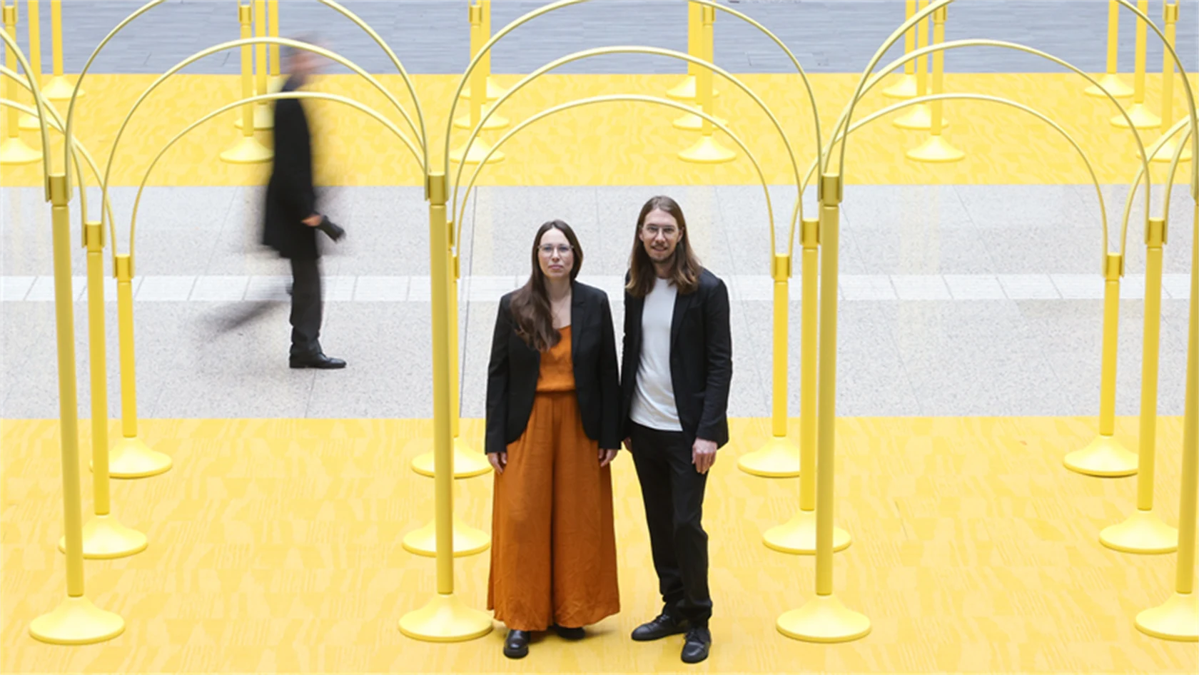 Designduon Färg & Blanche - installationen The Yellow Thread.