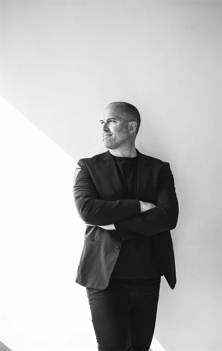 Alexander Lervik, formgivare.