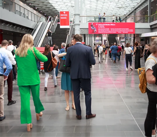 Salone del Mobile - möbelmässan i Milano, entrén.