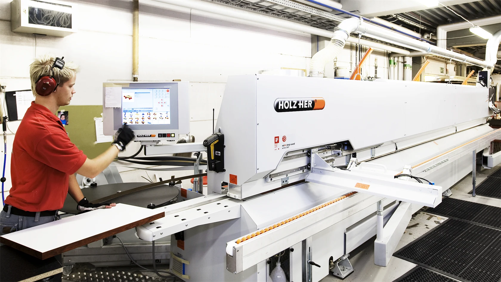 Omställningsstöd även i mars och april