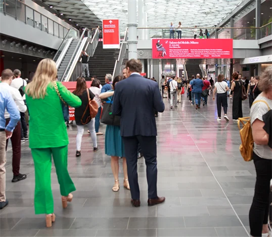 Salone del Mobile - möbelmässan i Milano, entrén.