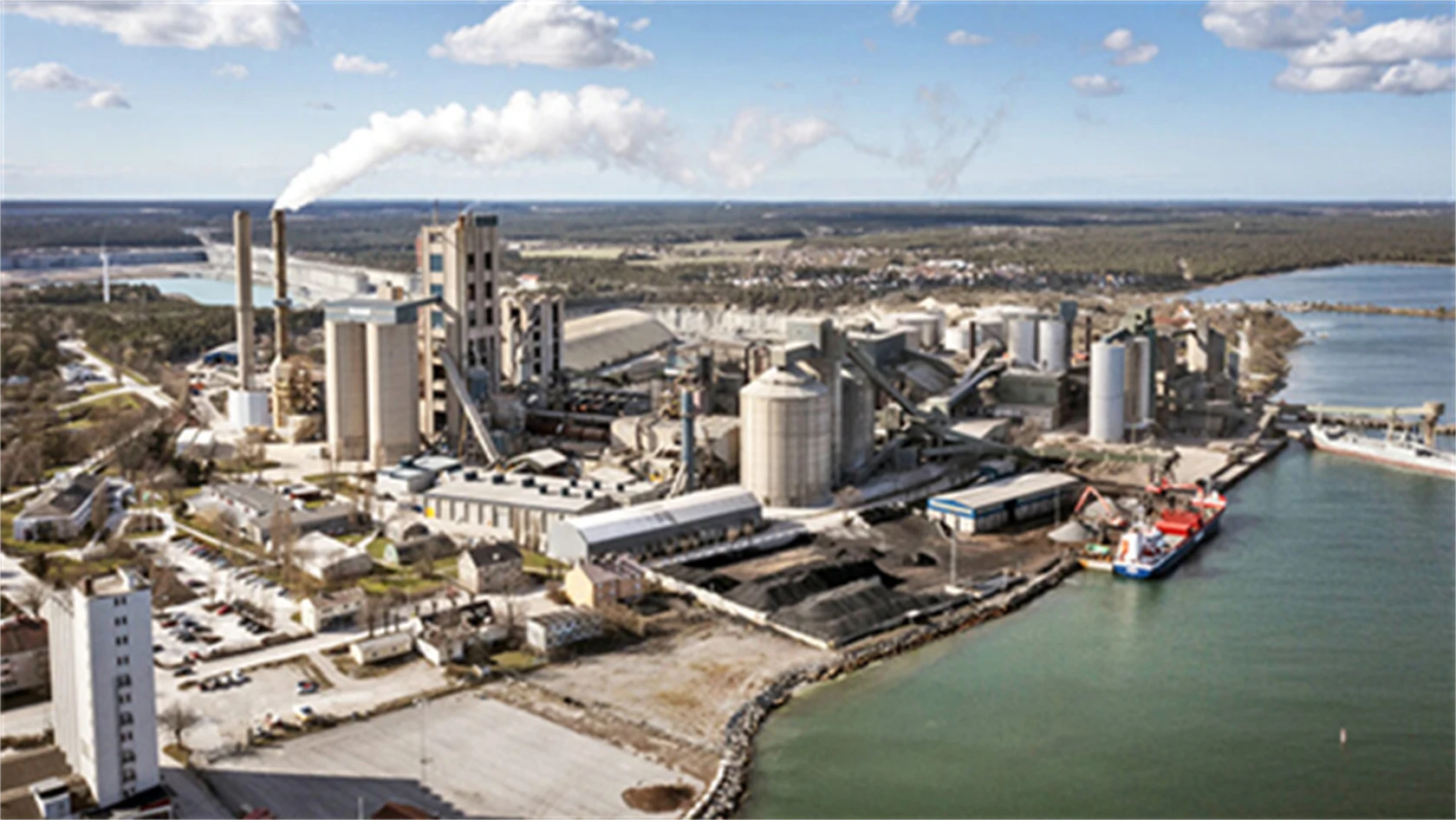 DEBATT: "Sverige riskerar att bli utan cement – men från regeringen är det tyst"