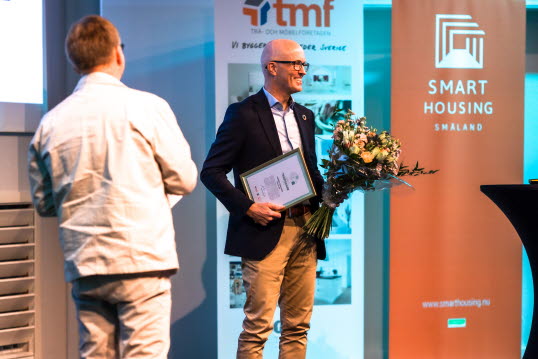 Anders Carlsson, hållbarhetschef på Derome, vinner första upplagan av Årets Träbyggare