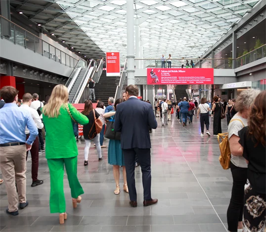 Salone del Mobile - möbelmässan i Milano, entrén.